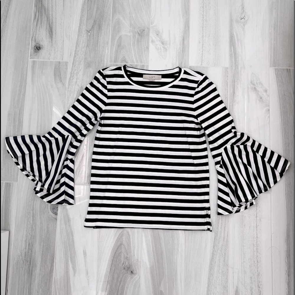 Loft ladies long sleeve ruffled top